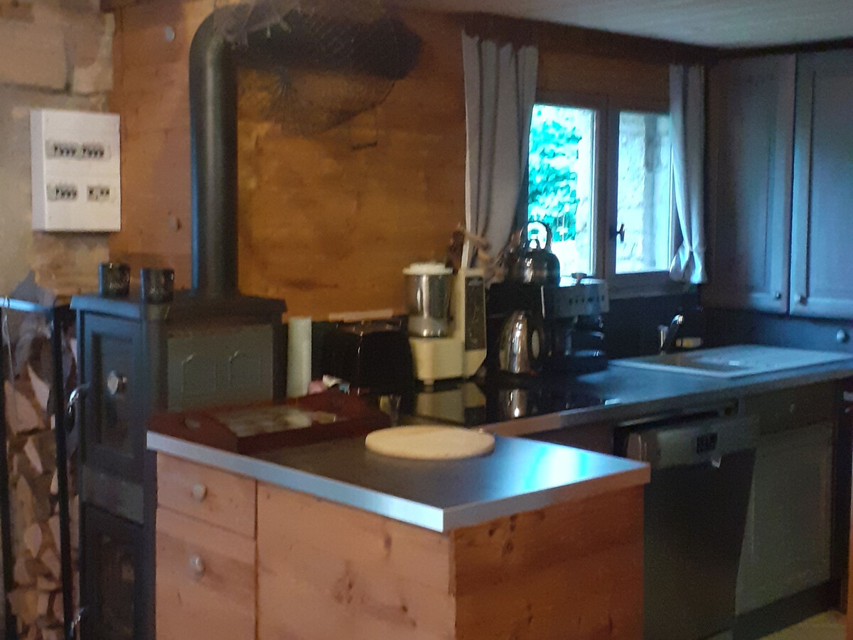 Gîte Croc Noisettes, maisonnette en pierre à Uzemain - Photo 10