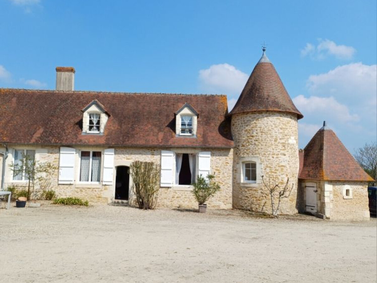 Gîte 9 personnes à Arpheuilles, parking privé et accès étang - Photo 1