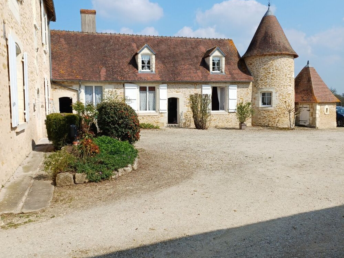 Gîte 9 personnes à Arpheuilles, parking privé et accès étang - Photo 5