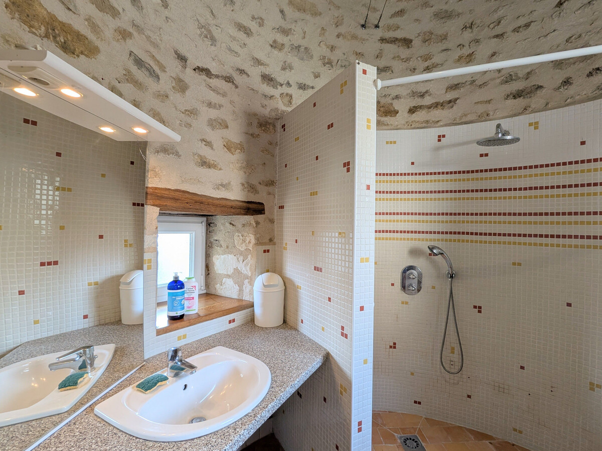 Gîte 9 personnes à Arpheuilles, parking privé et accès étang - Photo 10