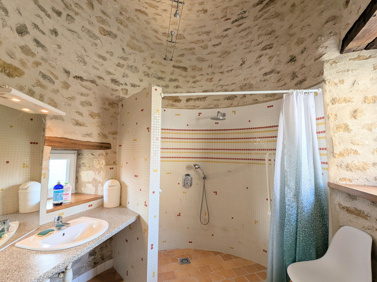 Gîte 9 personnes à Arpheuilles, parking privé et accès étang - Photo 11