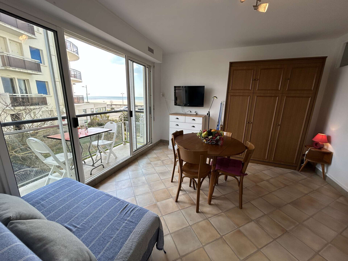 Studio bord de mer avec balcon et parking - Photo 1