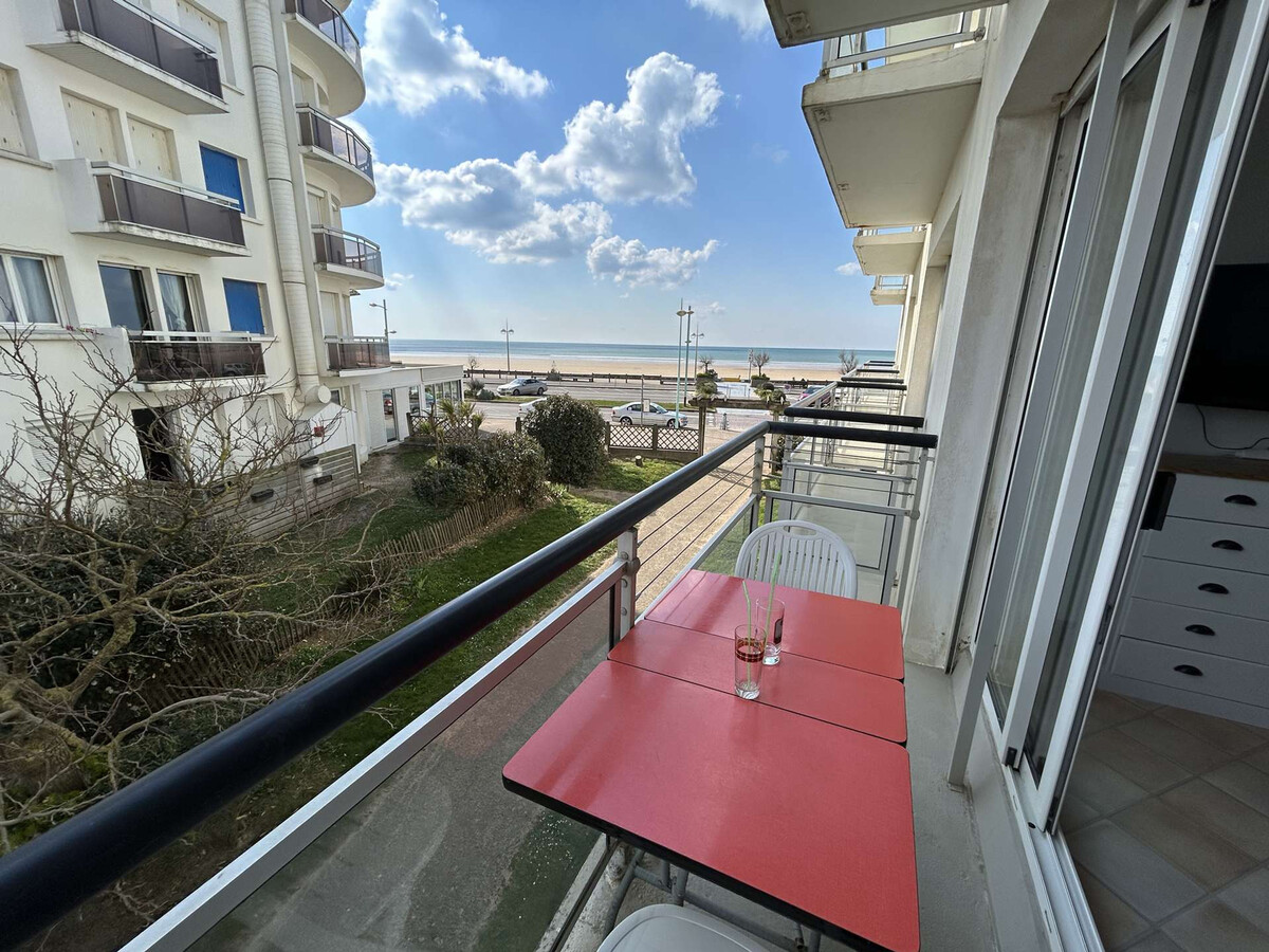 Studio bord de mer avec balcon et parking - Photo 2