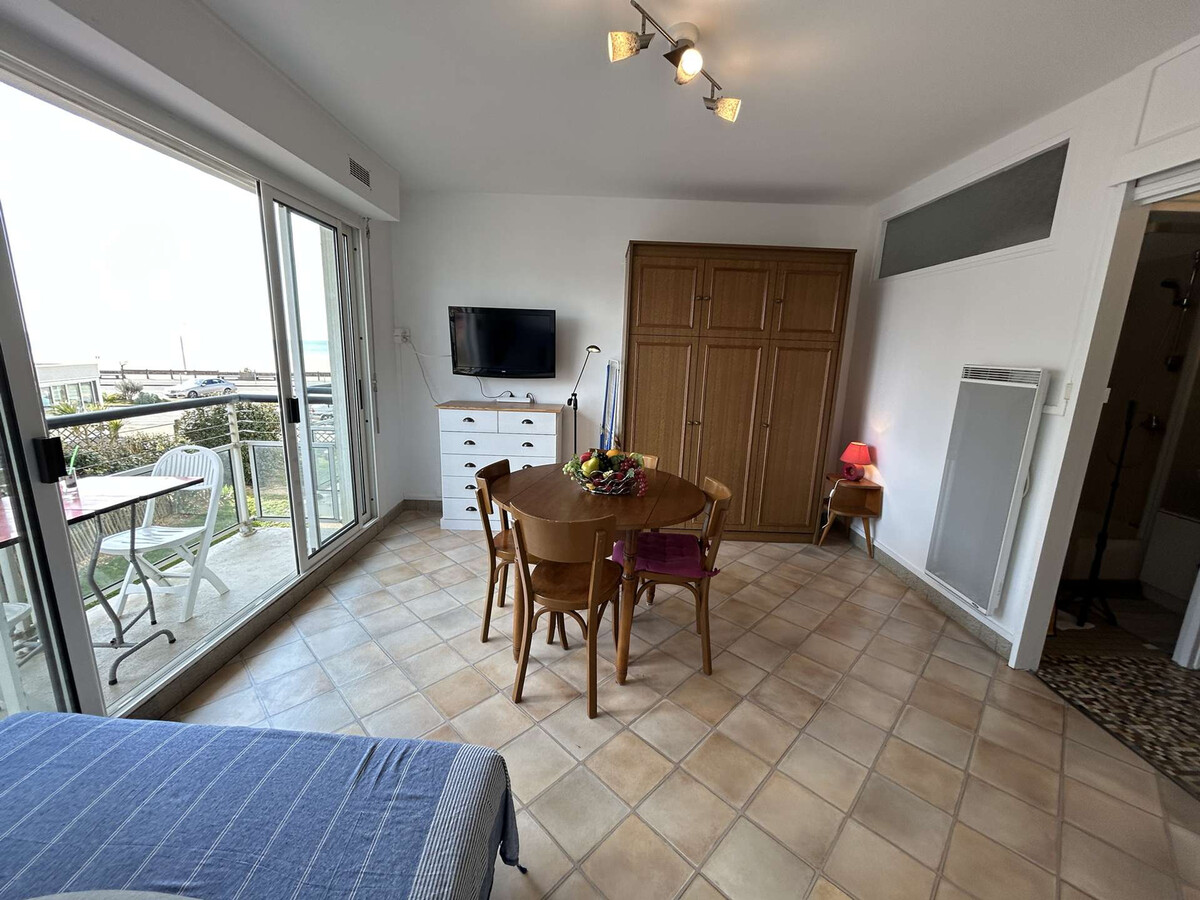 Studio bord de mer avec balcon et parking - Photo 8