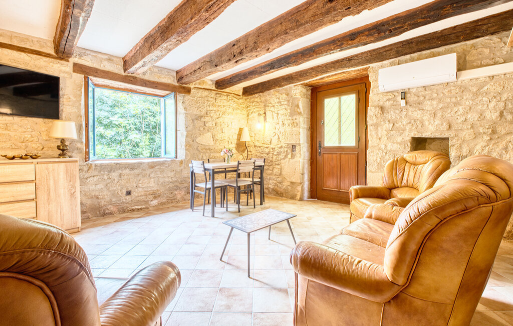 Maison en pierre avec terrasse et jardin à Saint-Rabier - Photo 3