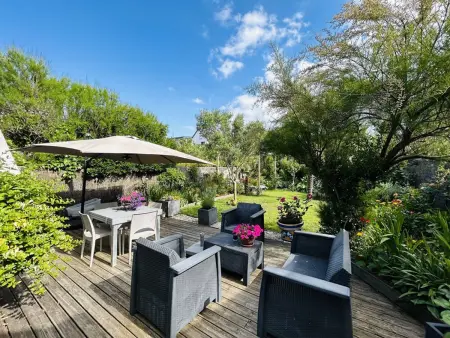 Location maison à Ploemeur, Maison 6 pers à 50m de la plage avec Jardin et Wifi