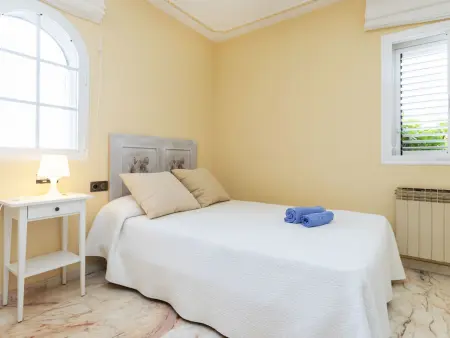 Maison Bon repos à Cunit : 5 chambres, piscine, vue mer : photo 15