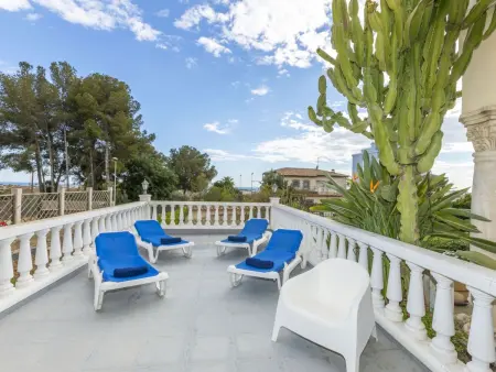 Maison Bon repos à Cunit : 5 chambres, piscine, vue mer : photo 23
