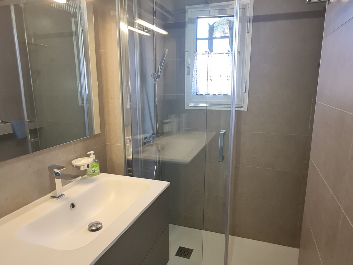 Appartement 3 pièces avec vue mer dans résidence avec piscine proche plage Sainte-Maxime - Photo 16