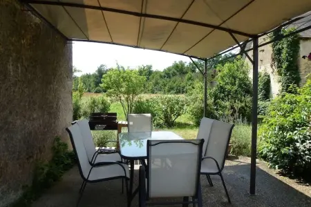 Gîte 4 pers en ferme isolée avec piscine partagée : photo 22