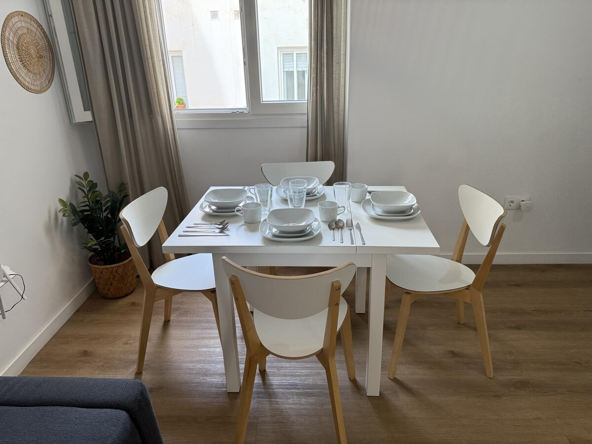 Appartement moderne rue San Telmo, face musée Thyssen - Photo 3