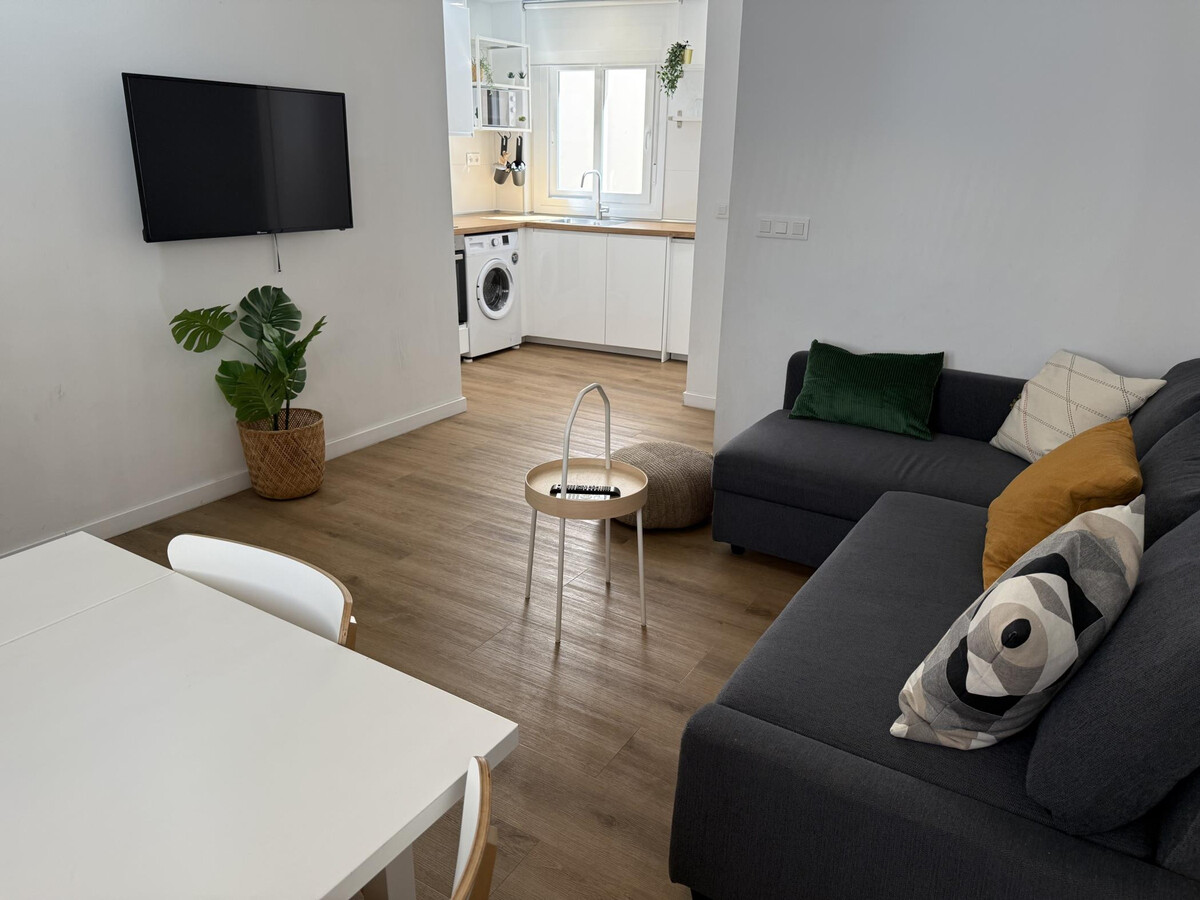 Appartement moderne rue San Telmo, face musée Thyssen - Photo 4