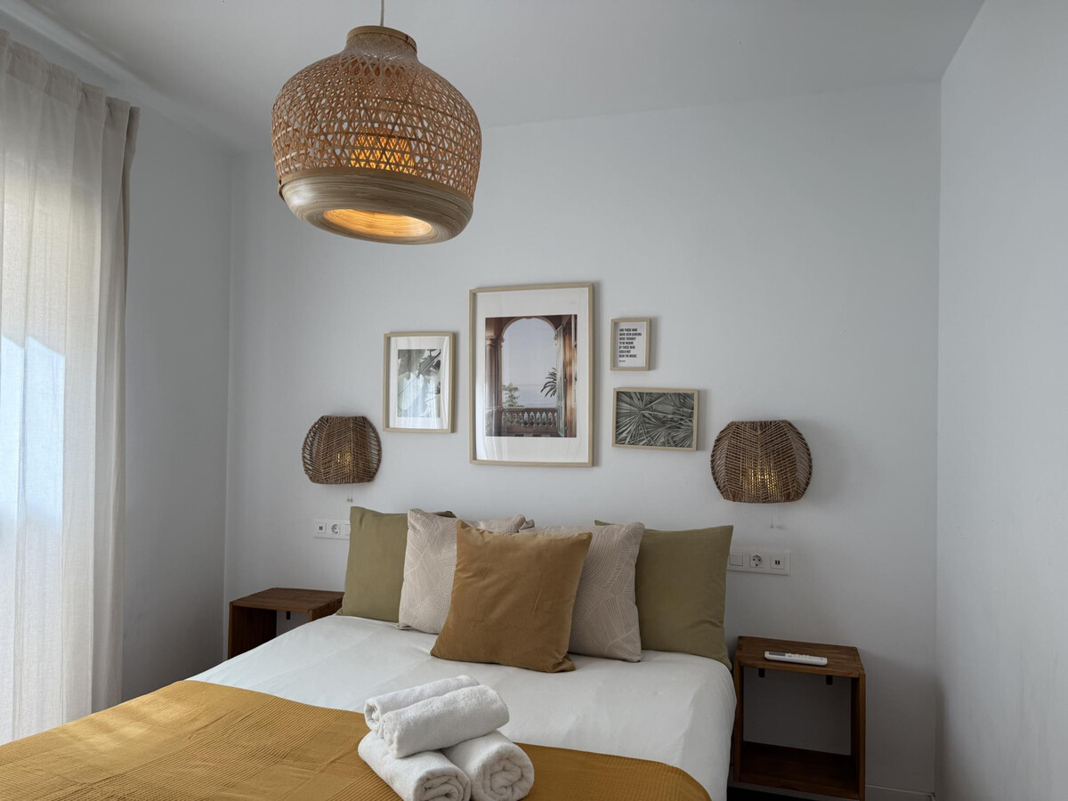 Appartement moderne rue San Telmo, face musée Thyssen - Photo 18