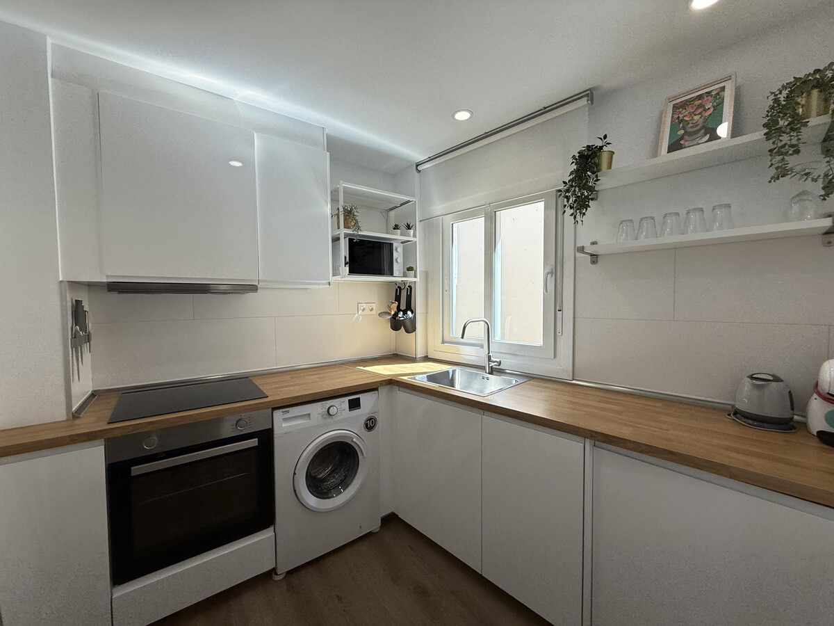 Appartement moderne rue San Telmo, face musée Thyssen - Photo 22