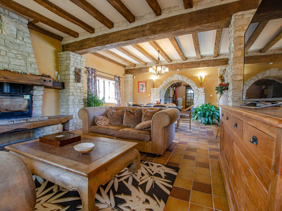 Gîte en Pierre 9 pers. avec Piscine Chauffée et Terrain de Tennis - Photo 2