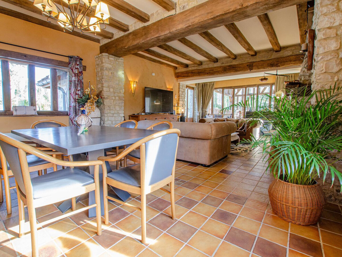 Gîte en Pierre 9 pers. avec Piscine Chauffée et Terrain de Tennis - Photo 5