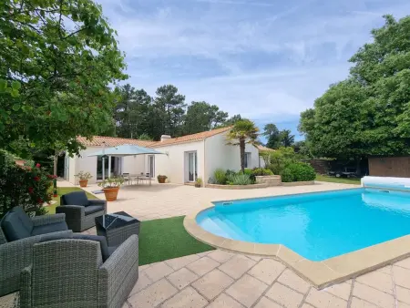 Location maison à Saint Jean de Monts, Maison à Saint-Jean-de-Monts avec piscine et WiFi, pour 6 personnes