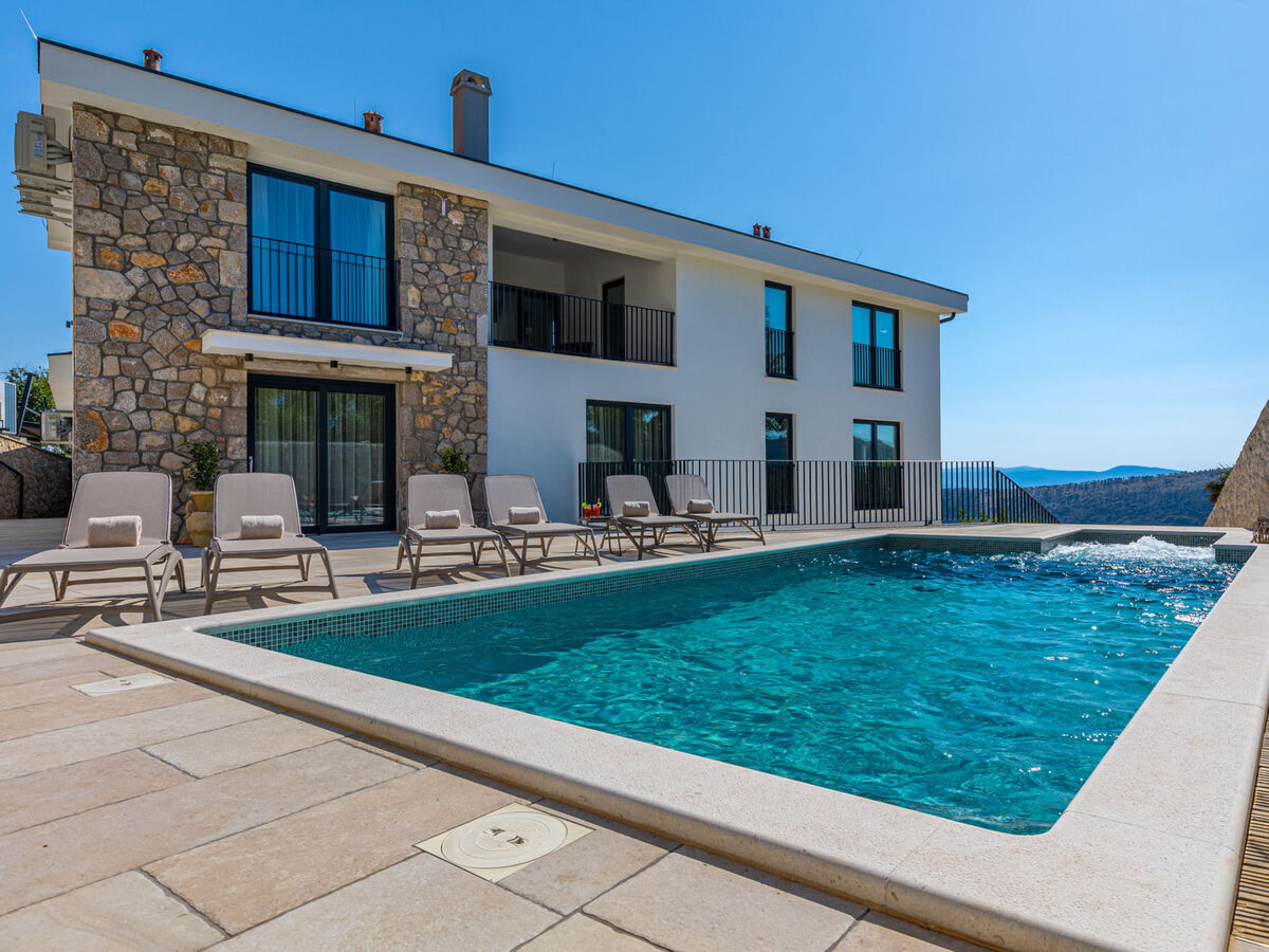 Villa 21 – 360 m² avec piscine chauffée à Crikvenica - Photo 1