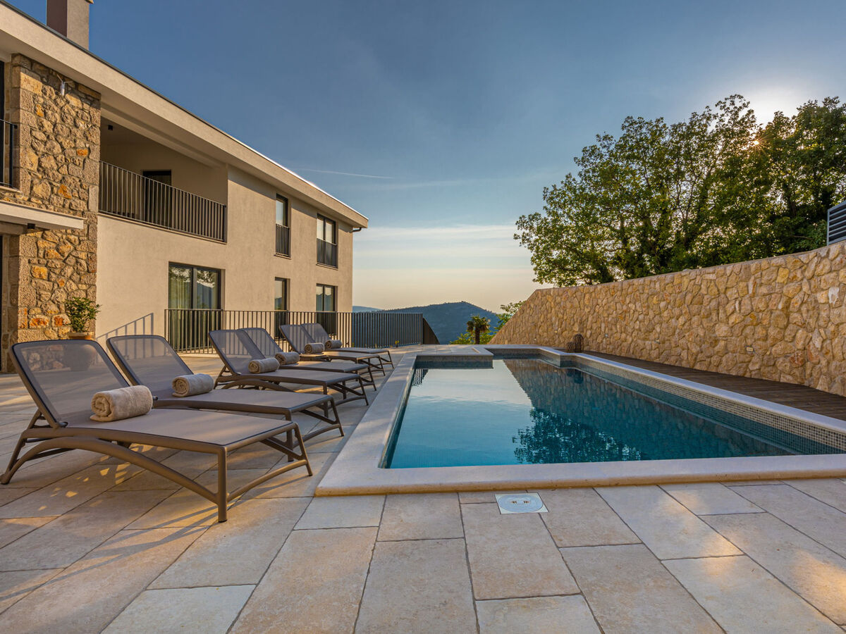 Villa 21 – 360 m² avec piscine chauffée à Crikvenica - Photo 8