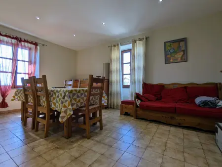 Gîte ferme en pierre restaurée, terrain clos, salle de jeux : photo 3