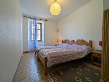 Gîte ferme en pierre restaurée, terrain clos, salle de jeux : photo 5