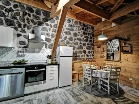 Gîte 4 pers. près Cascade Beaume, terrasses et parking : photo 2