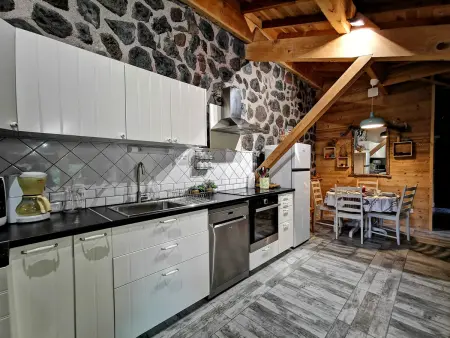 Gîte 4 pers. près Cascade Beaume, terrasses et parking : photo 11