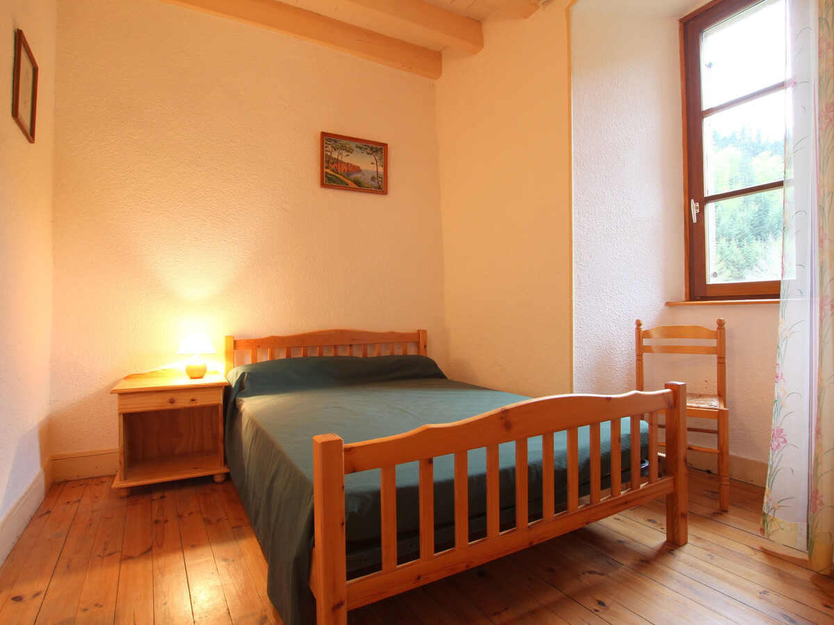 Gîte 10 pers. ancien prieuré à Saint-Vert, jardin clos - Photo 10