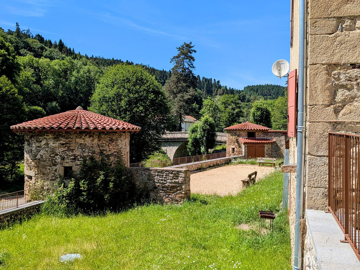 Gîte 10 pers. ancien prieuré à Saint-Vert, jardin clos - Photo 20