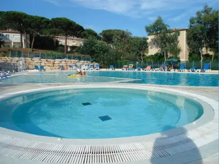 Sainte-Maxime : appartement 3 pièces climatisé, piscine commune et parking : photo 16