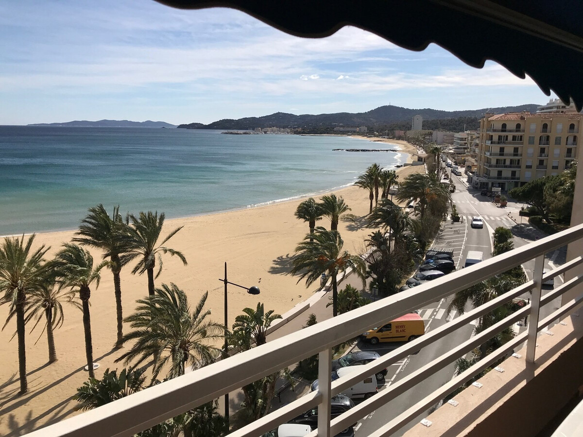 Appartement 2 chambres Bormes-les-Mimosas, vue mer et garage - Photo 2
