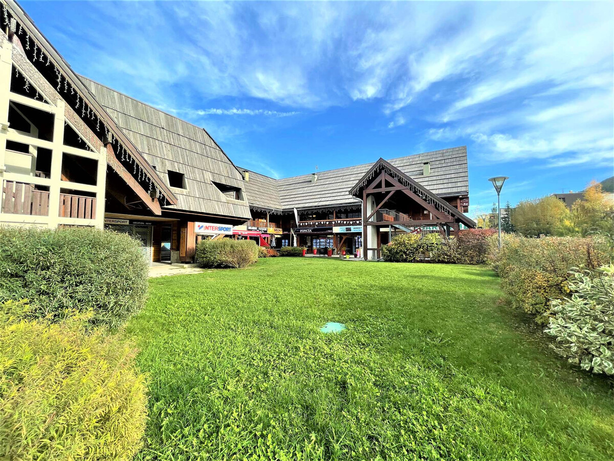 Studio ski au pied à Serre Chevalier avec piscine - Photo 14