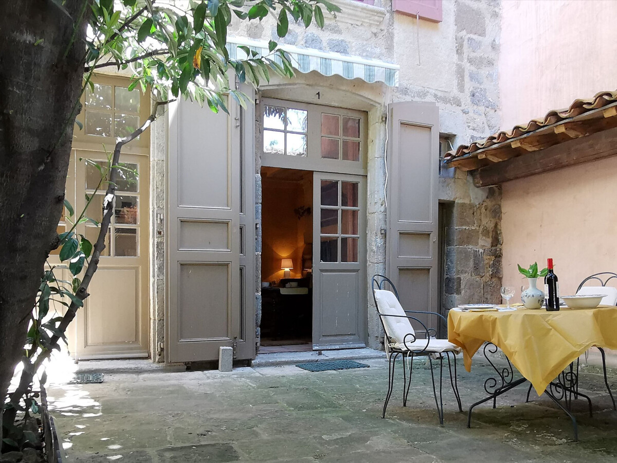 Appartement au cœur du Puy-en-Velay, cour privée sous laurier - Photo 1