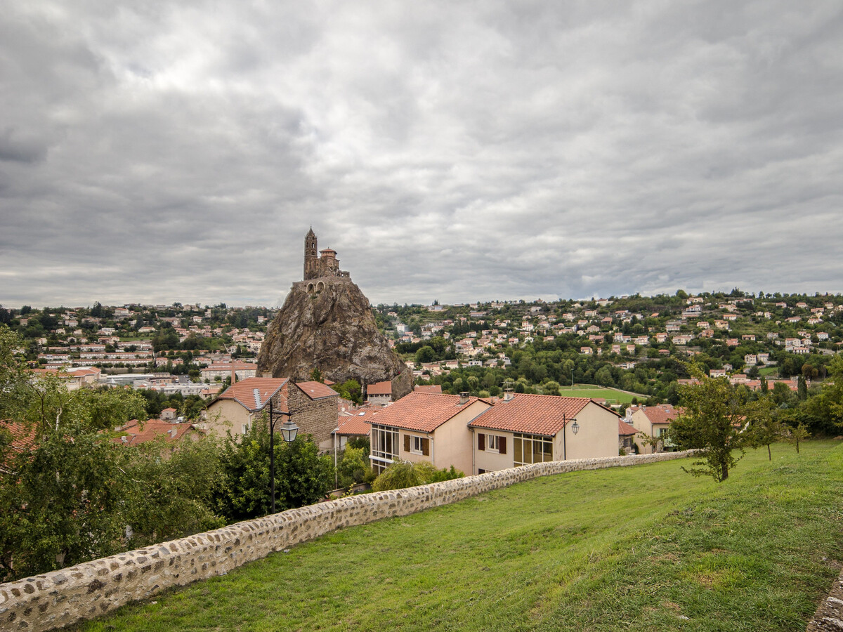 Appartement au cœur du Puy-en-Velay, cour privée sous laurier - Photo 16