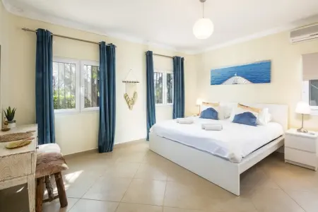 Vila Nova 10, Villa dans la ville côtière de Carvoeiro, Algarve - Photo 4