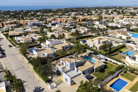 Vila Nova 10, Villa dans la ville côtière de Carvoeiro, Algarve - Photo 19