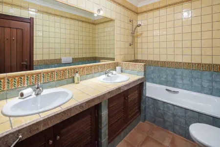 Maison Benagil : 2 chambres, piscine et vue océan : photo 10
