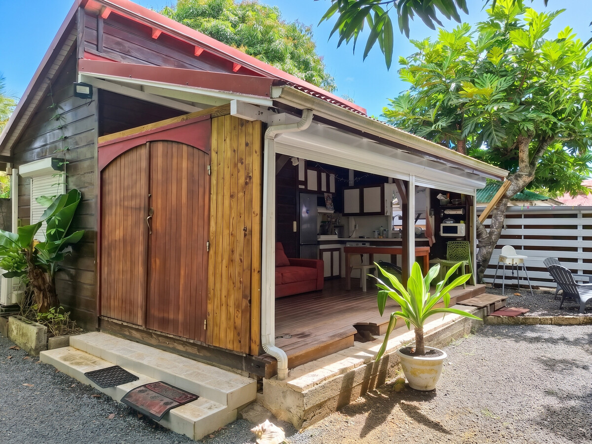 Maison climatisée Morne-À-l'Eau, jardin et terrasse - Photo 1