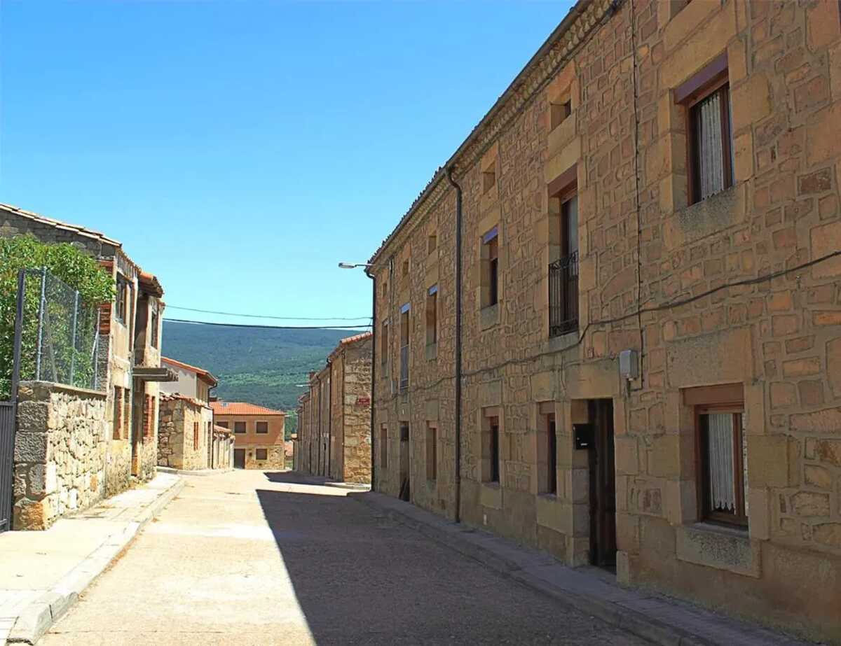 Maison 160 m² à Vinuesa, 5 chambres pour 10 personnes - Photo 8