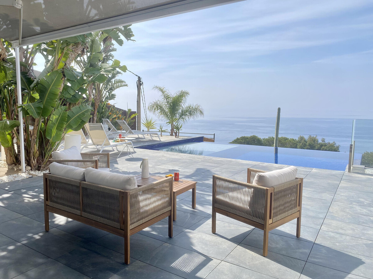 Maison design piscine débordement, vue mer à Roses - Photo 4