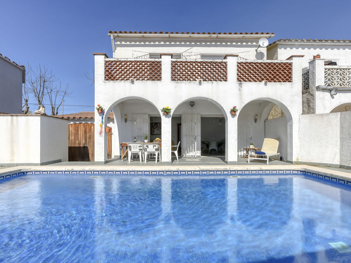 Maison Steffy à Empuriabrava, piscine privée - Photo 1