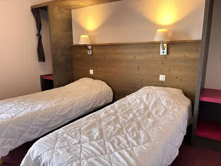 Appartement 5 pièces Risoul 1850, 8 couchages, piscine et sauna : photo 16