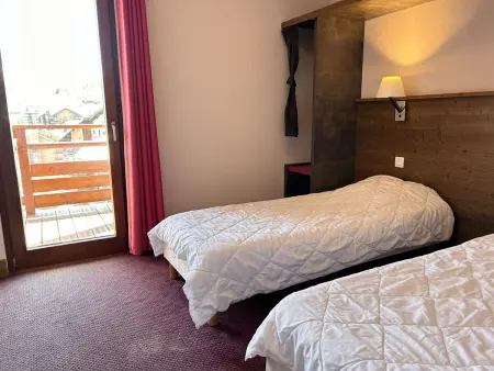 Appartement 5 pièces Risoul 1850, 8 couchages, piscine et sauna : photo 17