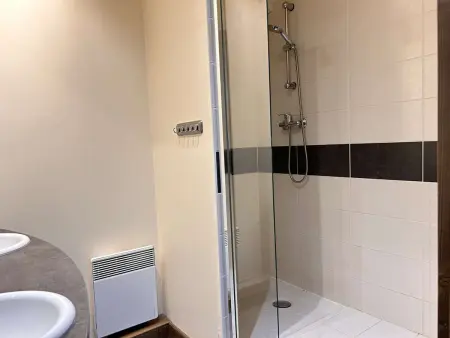 Appartement 5 pièces Risoul 1850, 8 couchages, piscine et sauna : photo 19