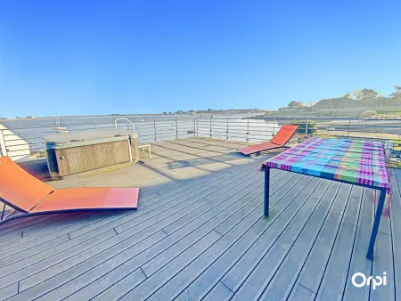 Location appartement à Port Louis, Appartement duplex 6-8 pers avec terrasse, jacuzzi et garage à Port-Louis