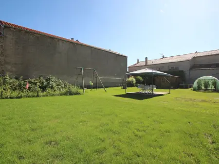 Location gite à Saint Just Malmont, Maison familiale près du Parc Régional du Pilat