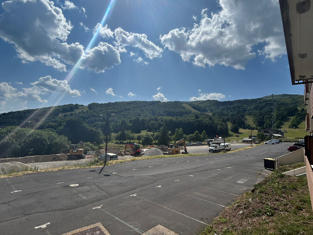 Studio au centre de Super Besse, vue lac, accès piste - Photo 8