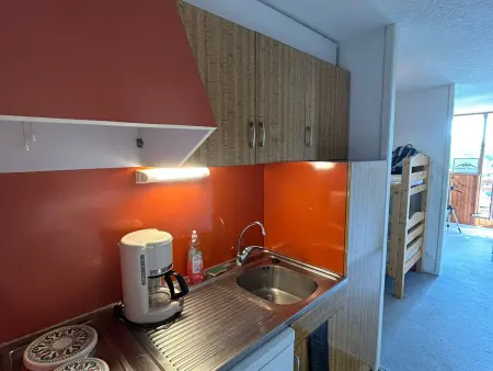 Studio cabine 25 m² skis aux pieds à Besse-et-Saint-Anastaise - Photo 2