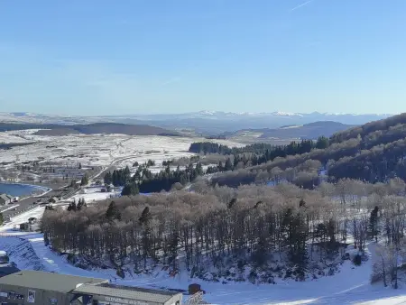 Studio cabine 25 m² skis aux pieds à Besse-et-Saint-Anastaise - Photo 14
