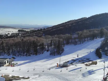 Studio cabine 25 m² skis aux pieds à Besse-et-Saint-Anastaise - Photo 16